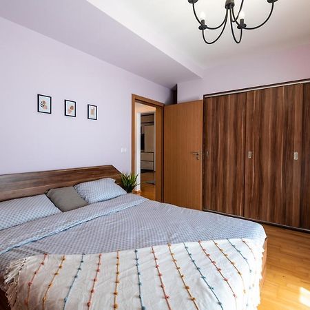 Apartamento Business And Travel Lounge With Private Parking Timisoara Exterior foto