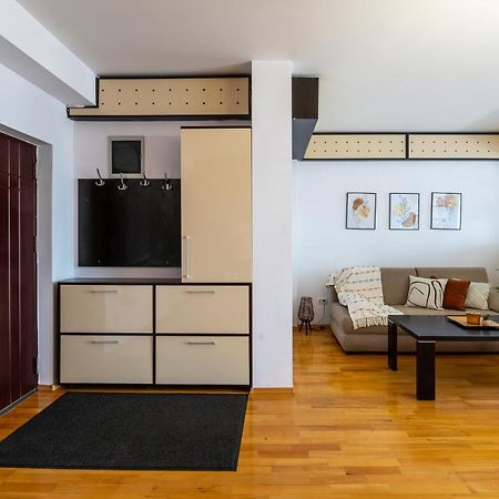 Apartamento Business And Travel Lounge With Private Parking Timisoara Exterior foto