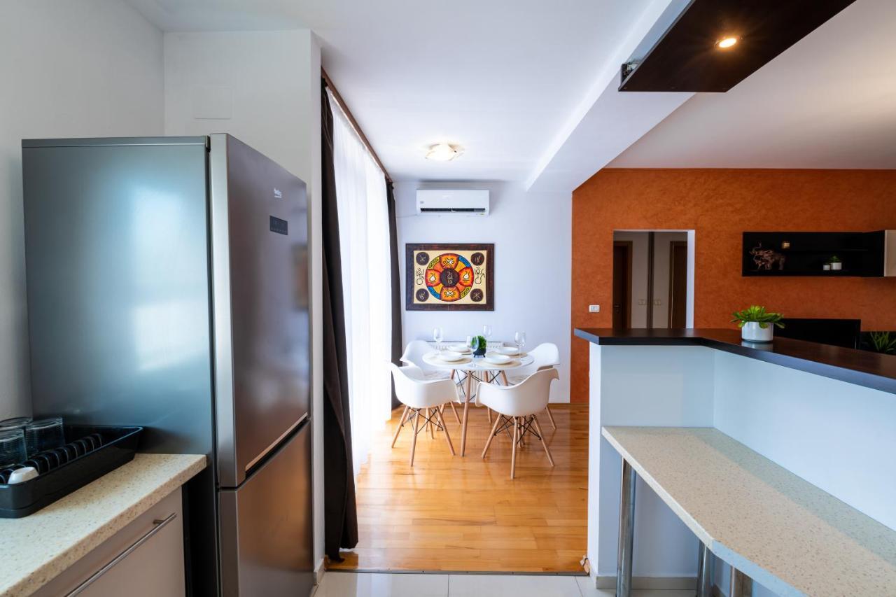 Apartamento Business And Travel Lounge With Private Parking Timisoara Exterior foto